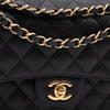 Chanel Classic Timeless Double Flap Bag in Medium Größe aus schwarzem Caviar Leder Material mit goldener Hardware CC Verschluss