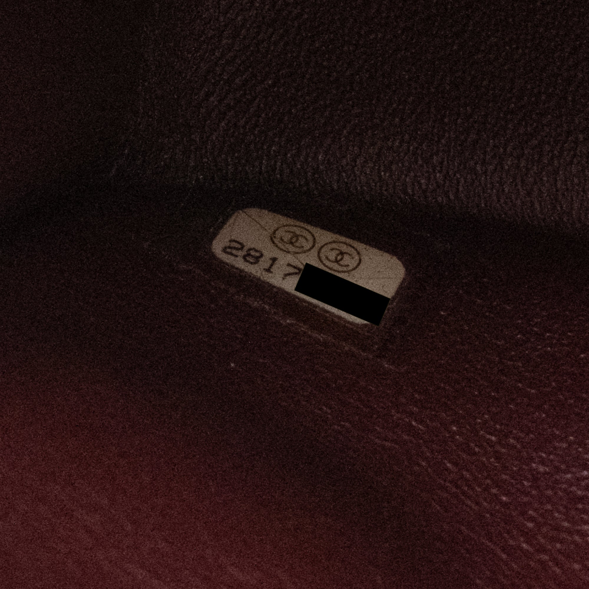 Chanel Classic Timeless Double Flap Bag in Medium Größe aus schwarzem Caviar Leder Material mit goldener Hardware