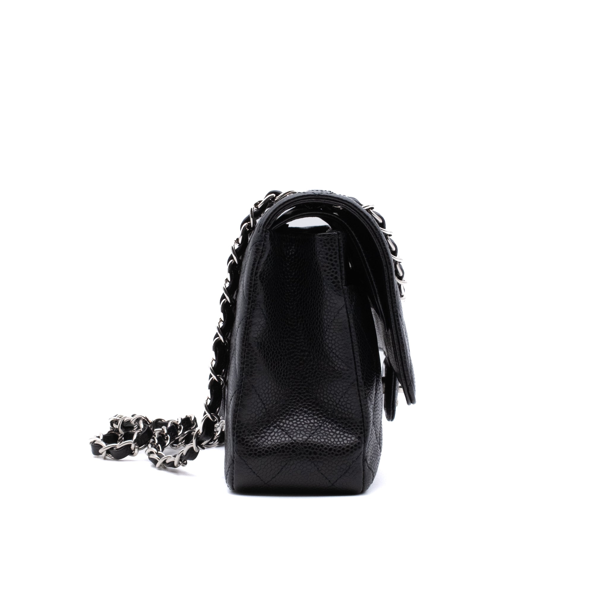 Chanel Classic Timeless Double Flap Bag in Medium Größe aus schwarzem Caviar Leder Material mit silberner Hardware