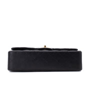 Chanel Classic Timeless Double Flap Bag in Medium Größe aus schwarzem Lammleder Material mit goldener Hardware