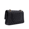 Chanel Classic Timeless Double Flap Bag in Medium Größe aus schwarzem Lammleder Material mit goldener Hardware
