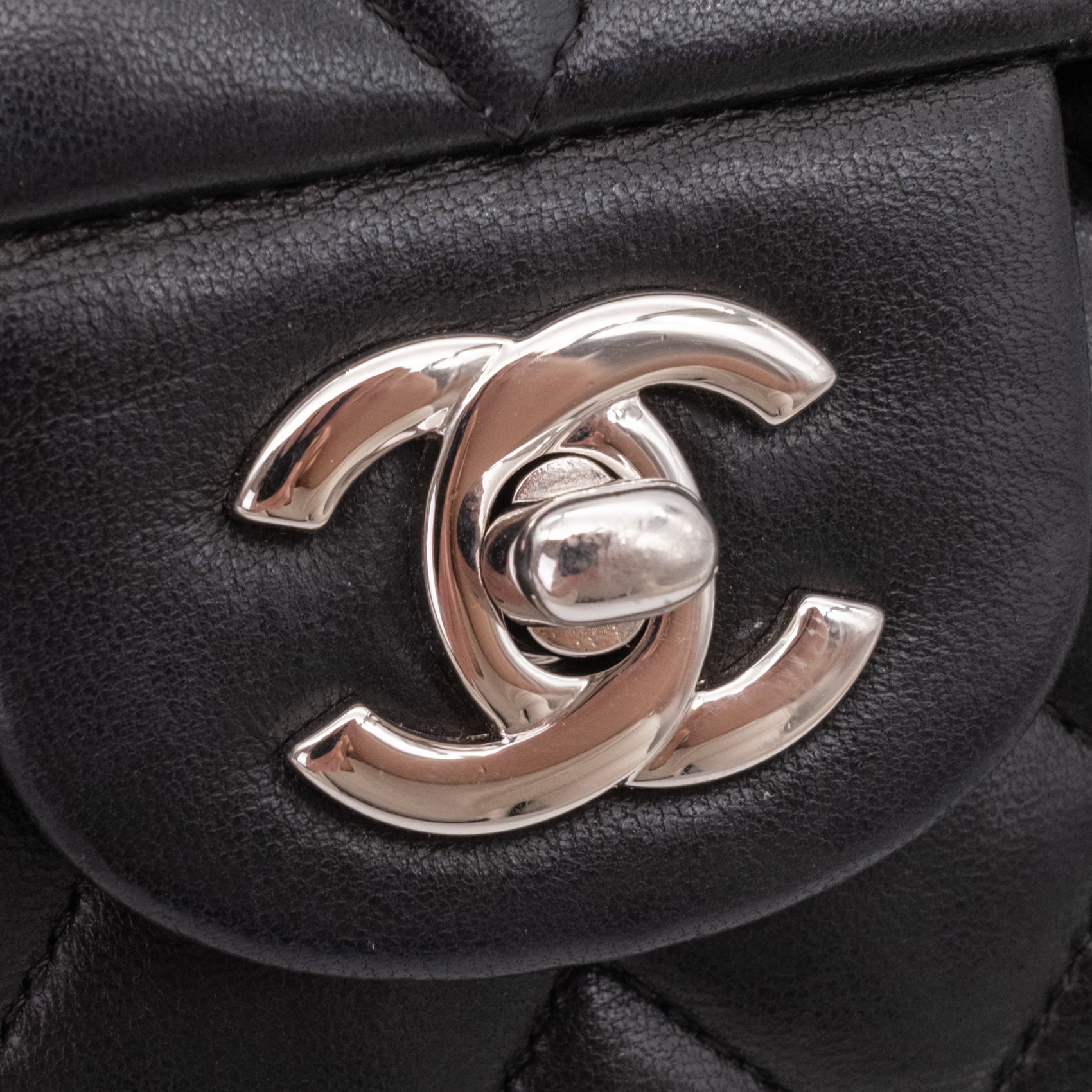 Chanel Classic Timeless Double Flap Bag Medium Lammleder Schwarz PHW