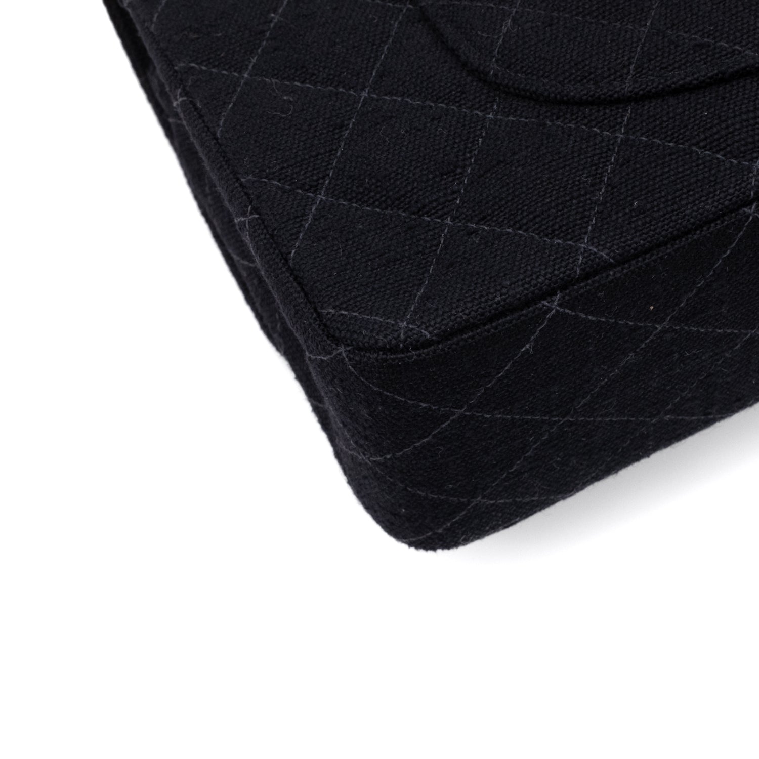 Vintage Chanel Classic Timeless Double Flap Bag in Medium Größe aus schwarzem Leinen Canvas Material mit goldener Hardware