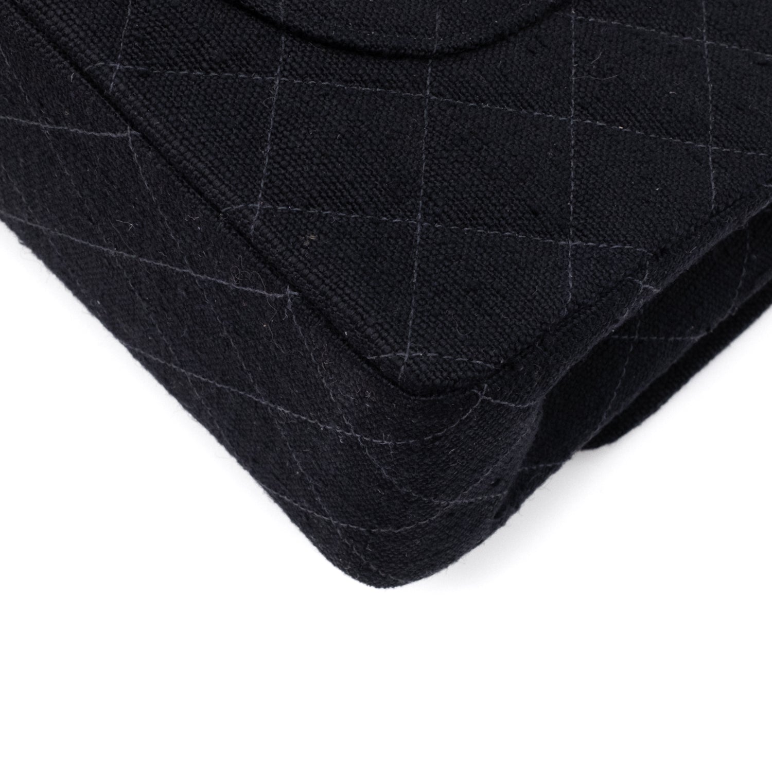 Vintage Chanel Classic Timeless Double Flap Bag in Medium Größe aus schwarzem Leinen Canvas Material mit goldener Hardware