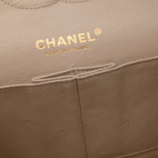 Gestreifte Chanel Classic Timeless Double Flap Bag in Medium Größe aus schwarz weißem Jersey Material mit goldener Hardware aus der limitierten Coco Sailor Kollektion