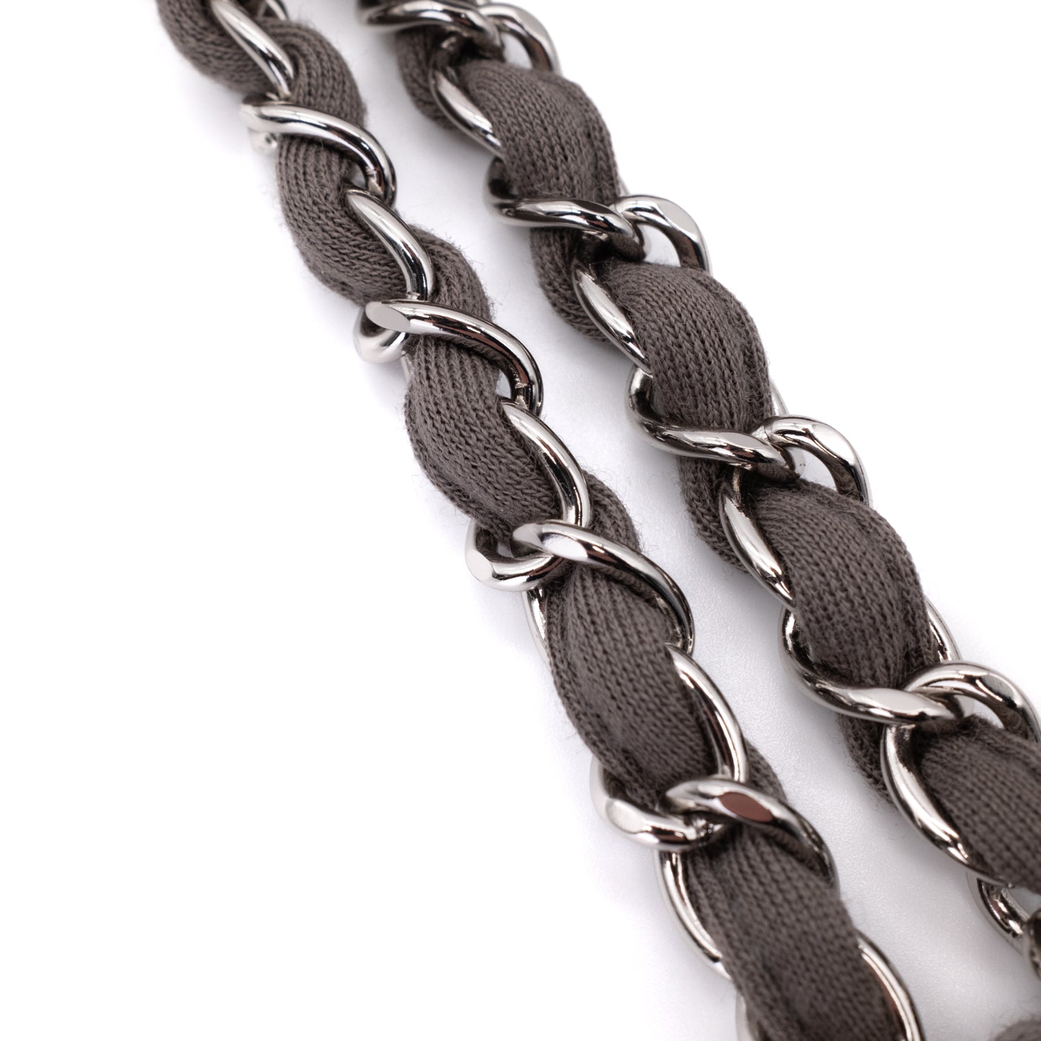 Chanel Classic Timeless Double Flap Bag in Medium Größe aus beige taupe Jersey Material mit silberner Hardware