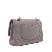 Chanel Classic Timeless Double Flap Bag in Medium Größe aus beige taupe Jersey Material mit silberner Hardware