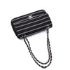 Schwarz Weiss gestreifte Chanel Classic Double Flap Bag in Medium Größe aus Tweed und Ribbon mit silberner Hardware