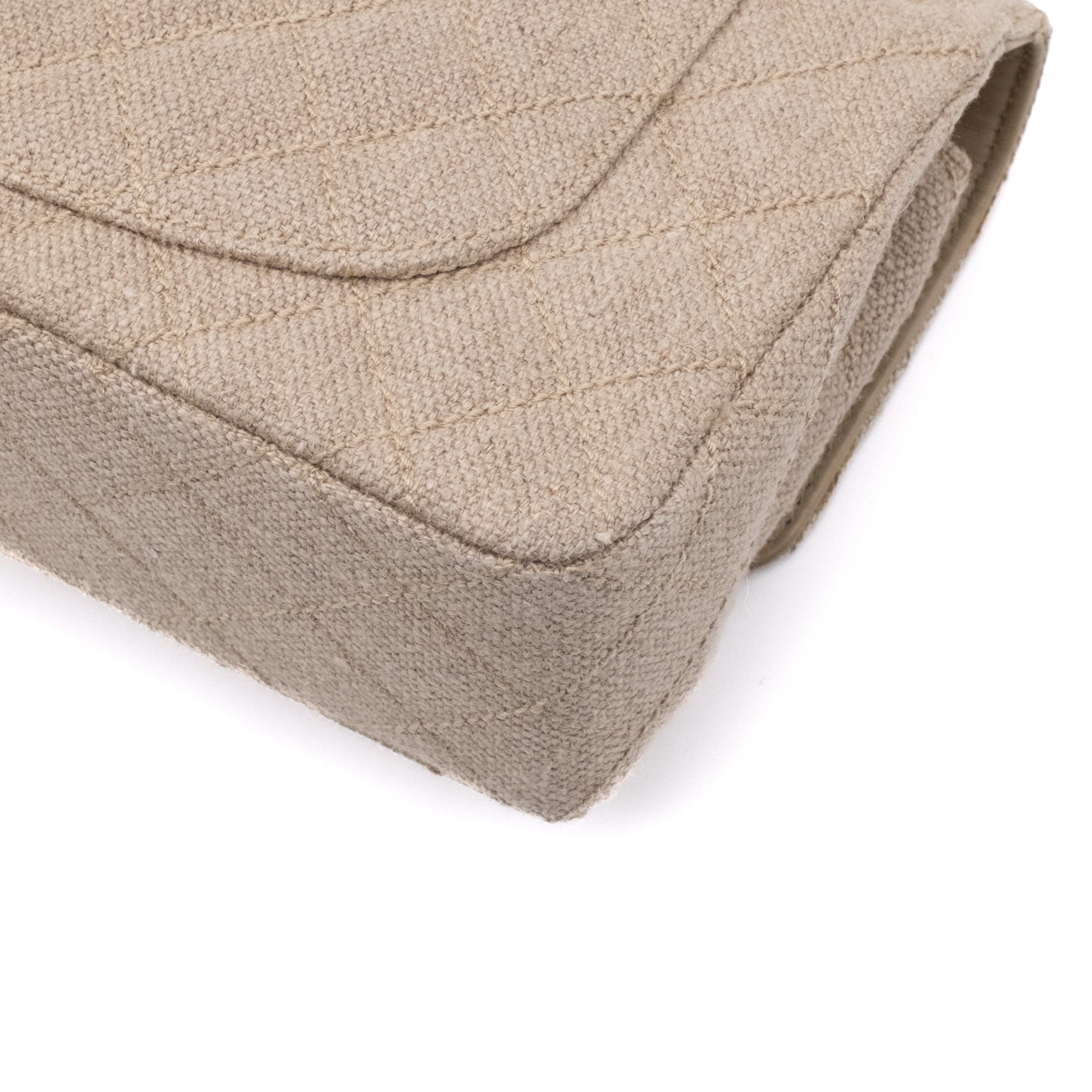 Vintage Chanel Classic Timeless Double Flap Bag in Small Größe aus beigem Leinen Canvas Material mit goldener Hardware