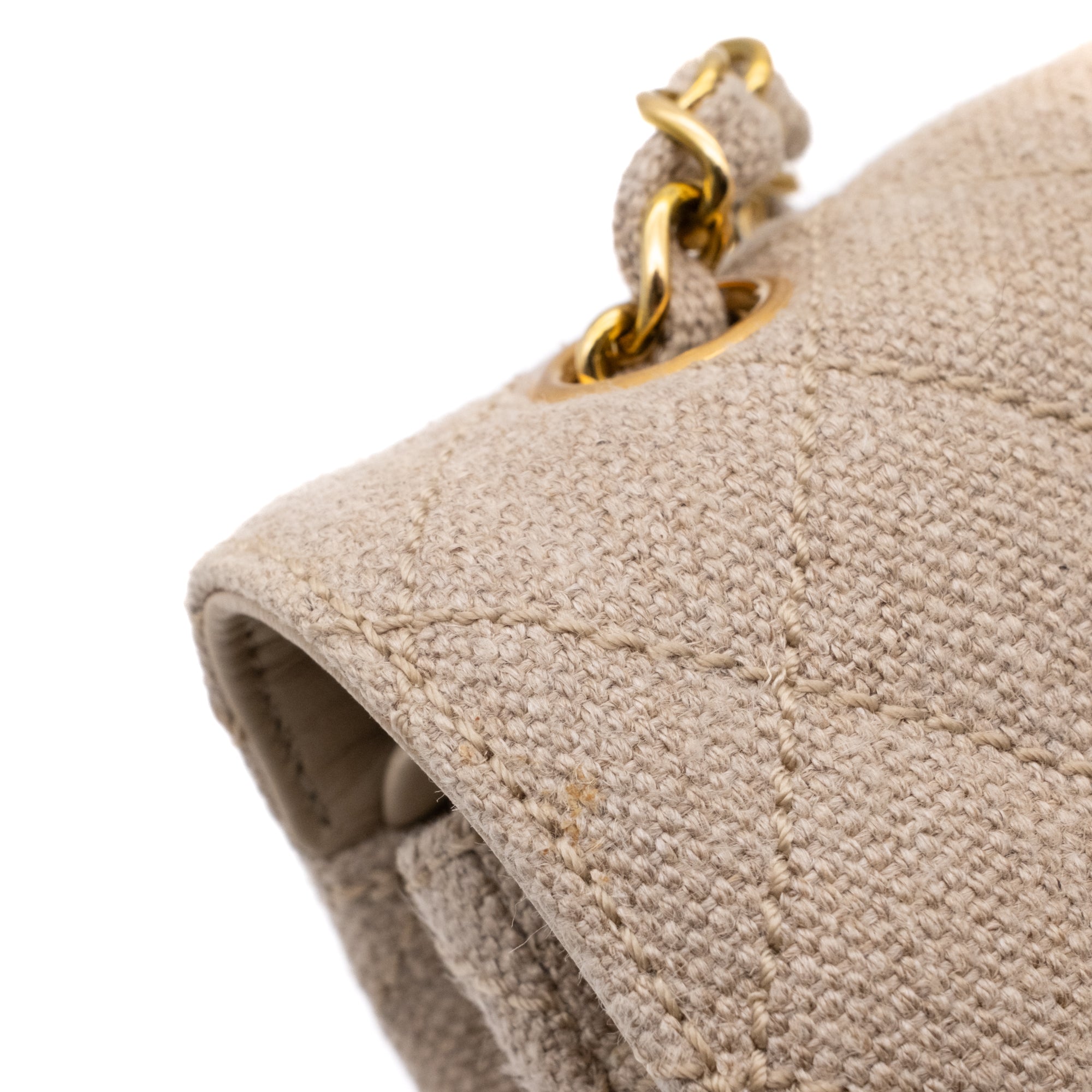 Vintage Chanel Classic Timeless Double Flap Bag in Small Größe aus beigem Leinen Canvas Material mit goldener Hardware