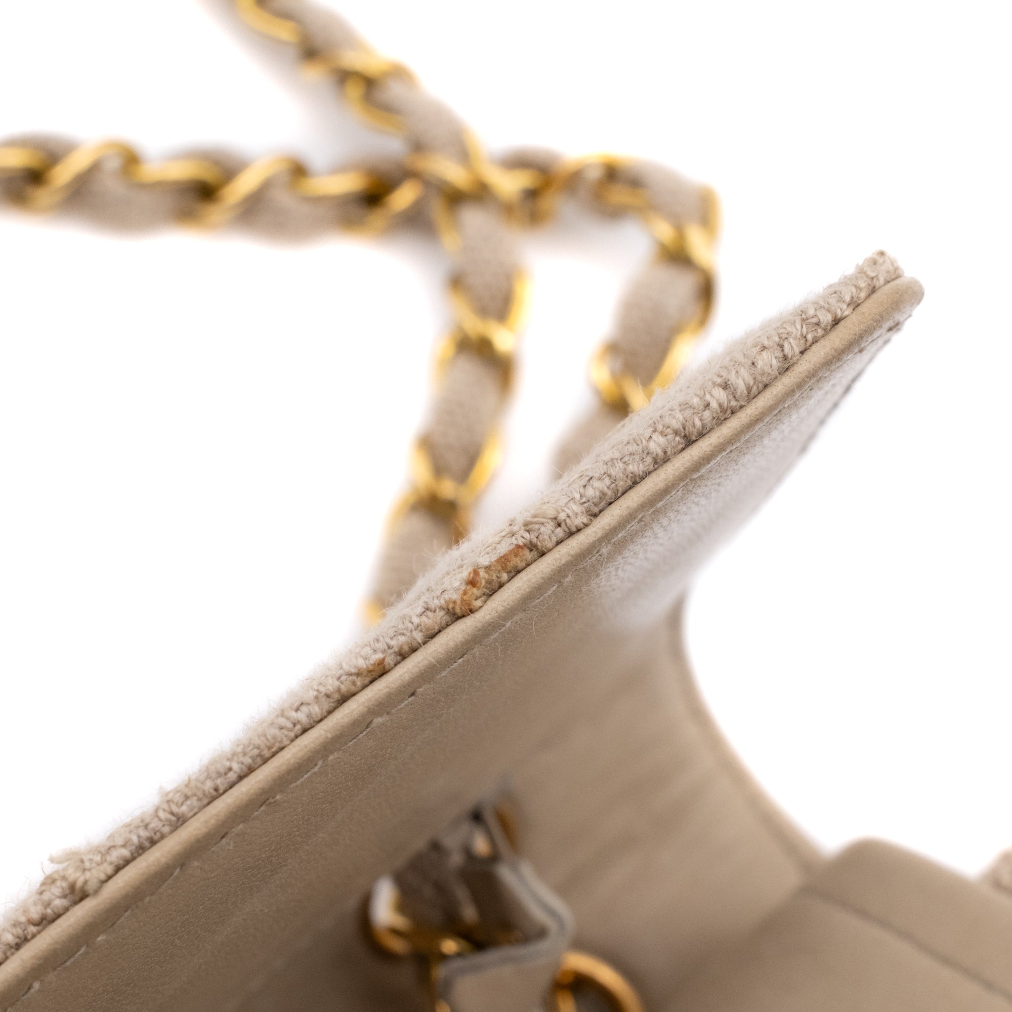 Vintage Chanel Classic Timeless Double Flap Bag in Small Größe aus beigem Leinen Canvas Material mit goldener Hardware