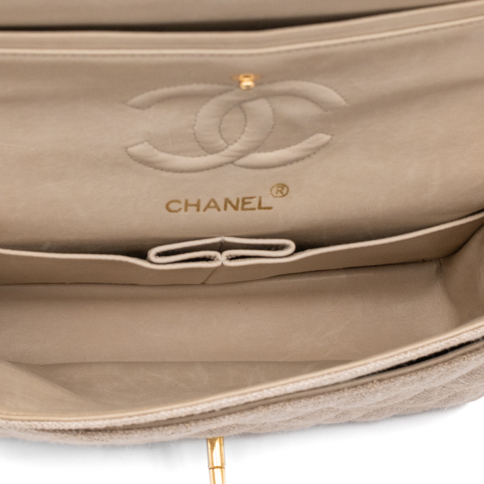 Vintage Chanel Classic Timeless Double Flap Bag in Small Größe aus beigem Leinen Canvas Material mit goldener Hardware