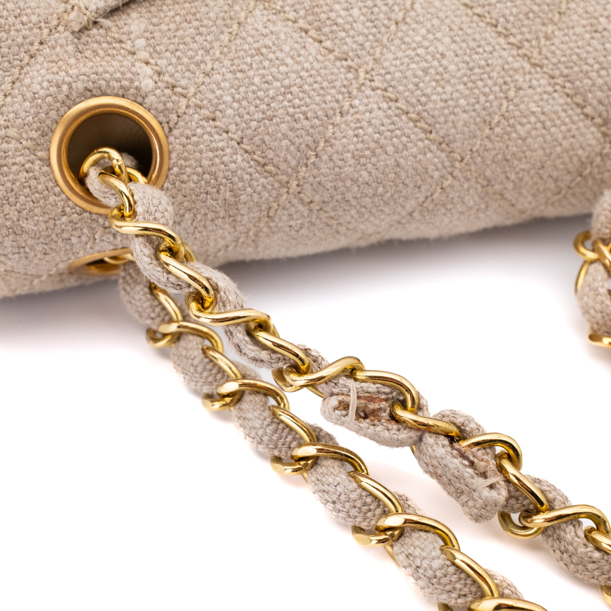 Vintage Chanel Classic Timeless Double Flap Bag in Small Größe aus beigem Leinen Canvas Material mit goldener Hardware