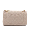 Vintage Chanel Classic Timeless Double Flap Bag in Small Größe aus beigem Leinen Canvas Material mit goldener Hardware Rückseite