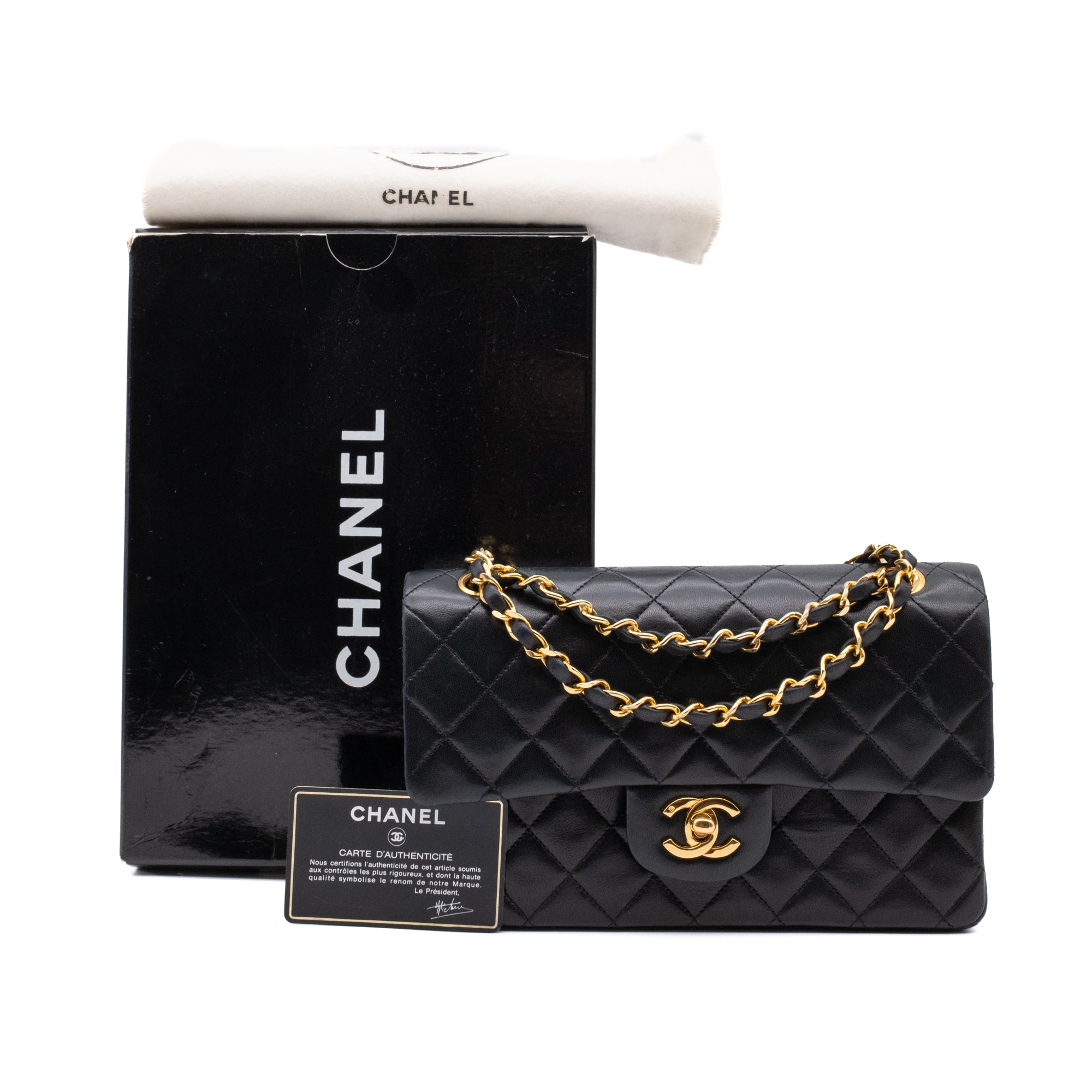 Vintage Chanel Classic Timeless Double Flap Bag in Small Größe aus schwarzem Lammleder Material mit goldener Hardware Lieferumfang 