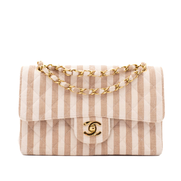 Gestreifte Vintage Chanel Timeless Double Flap Bag Handtasche in  Small Größe aus Baumwolle Canvas Leinen Material mit goldener Hardware Frontansicht