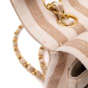 Gestreifte Vintage Chanel Timeless Double Flap Bag Handtasche in  Small Größe aus Baumwolle Canvas Leinen Material mit goldener Hardware Detail Ecke Innen