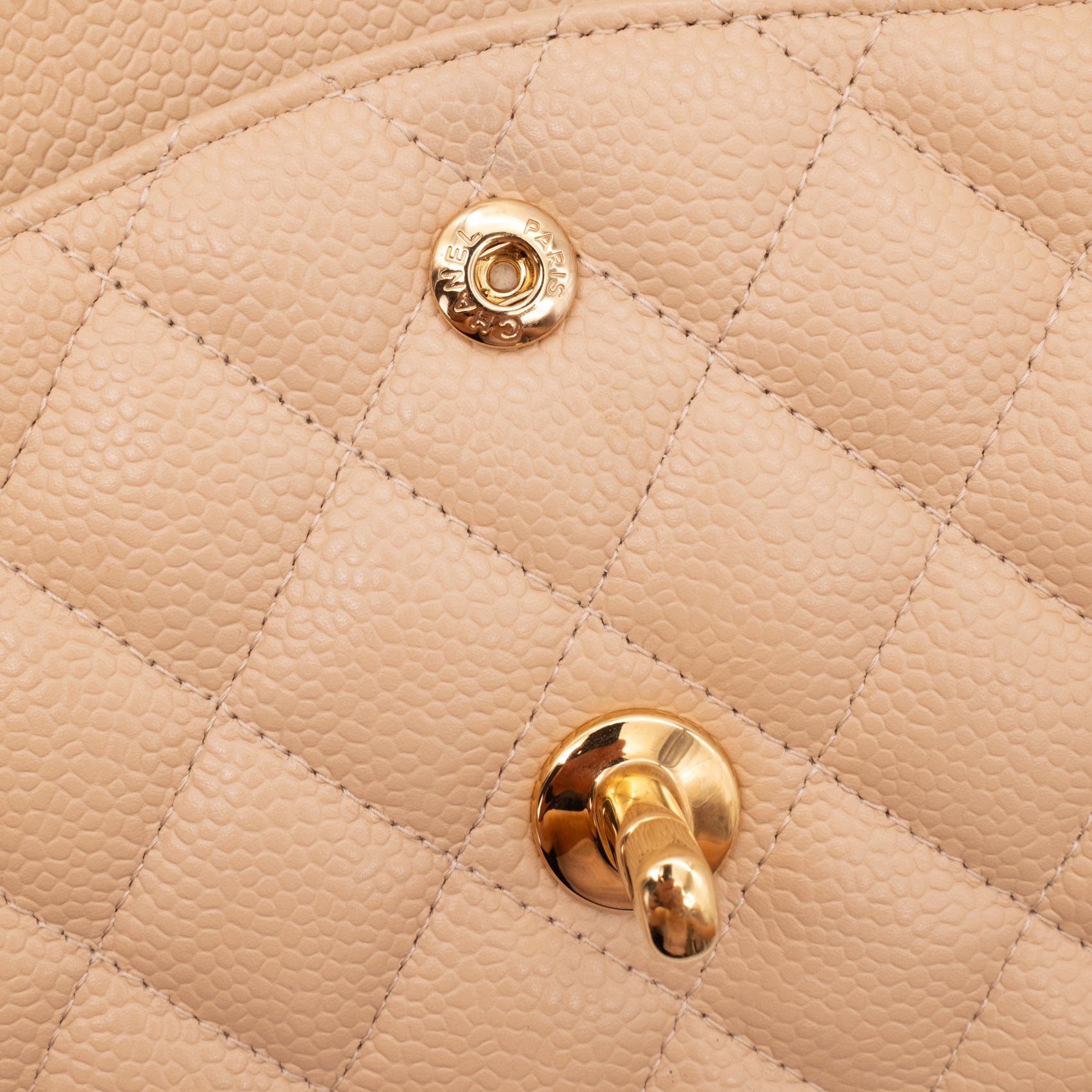 Chanel Classic Double Flap Medium Caviarleder Beige Clair GHW