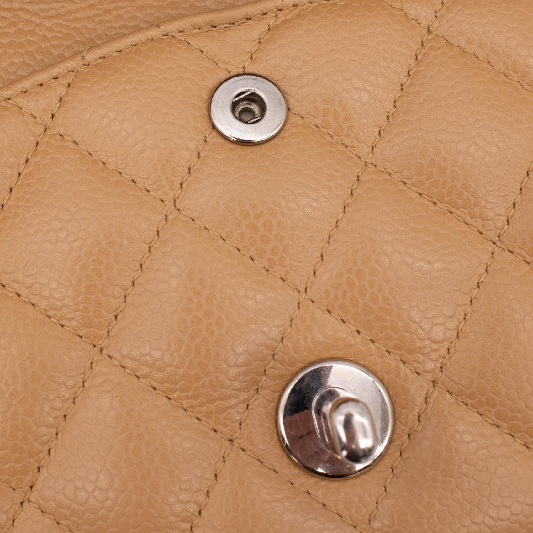 Chanel Classic Double Flap Medium Caviarleder Karamell Beige SHW