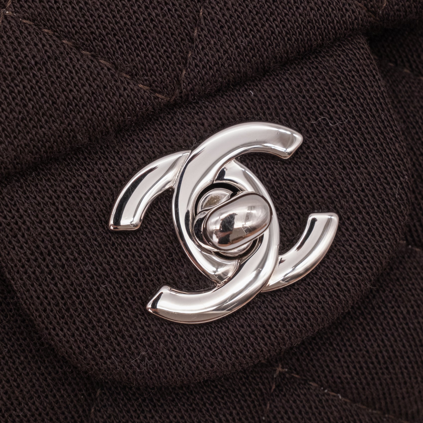 Chanel Classic Double Flap Bag Medium Jersey Braun SHW
