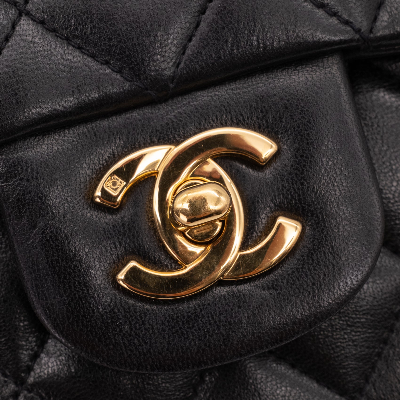 Chanel Classic Double Flap Medium Lammleder Schwarz 24k GHW