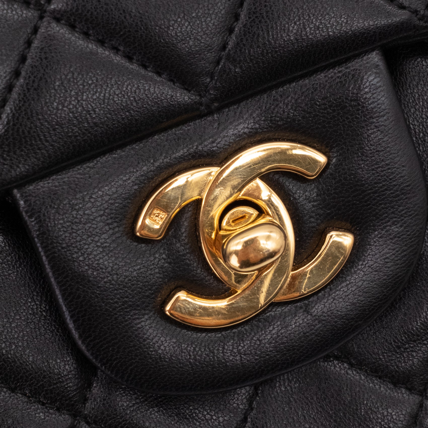 Chanel Classic Double Flap Medium Lammleder Schwarz 24k GHW