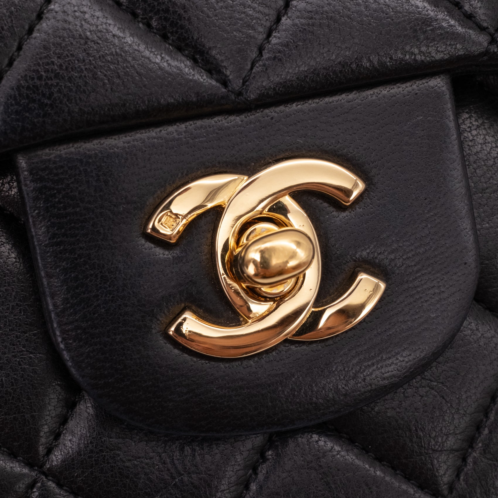 Chanel Classic Double Flap Bag Medium Lammleder Schwarz 24k GHW