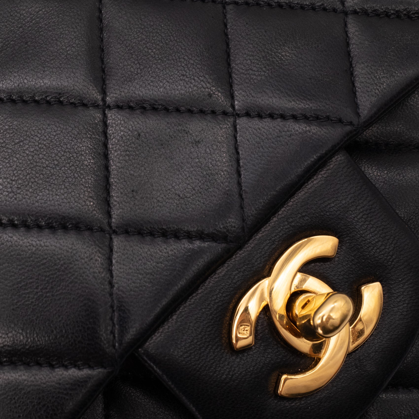 Chanel Classic Double Flap Medium Lammleder Schwarz 24k GHW