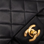 Chanel Classic Double Flap Medium Lammleder Schwarz 24k GHW