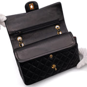 Chanel Classic Double Flap Medium Lammleder Schwarz 24k GHW