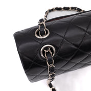 Chanel Classic Double Flap Medium Lammleder Schwarz SHW