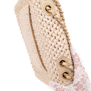 Creme Chanel Classic Timeless Single Flap Bag in Medium Größe aus Raffia Crochet Häkeln Material mit antik goldener Hardware