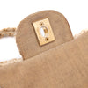 Creme Chanel Classic Timeless Single Flap Bag in Medium Größe aus Raffia Crochet Häkeln Material mit antik goldener Hardware