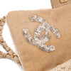 Creme Chanel Classic Timeless Single Flap Bag in Medium Größe aus Raffia Crochet Häkeln Material mit antik goldener Hardware