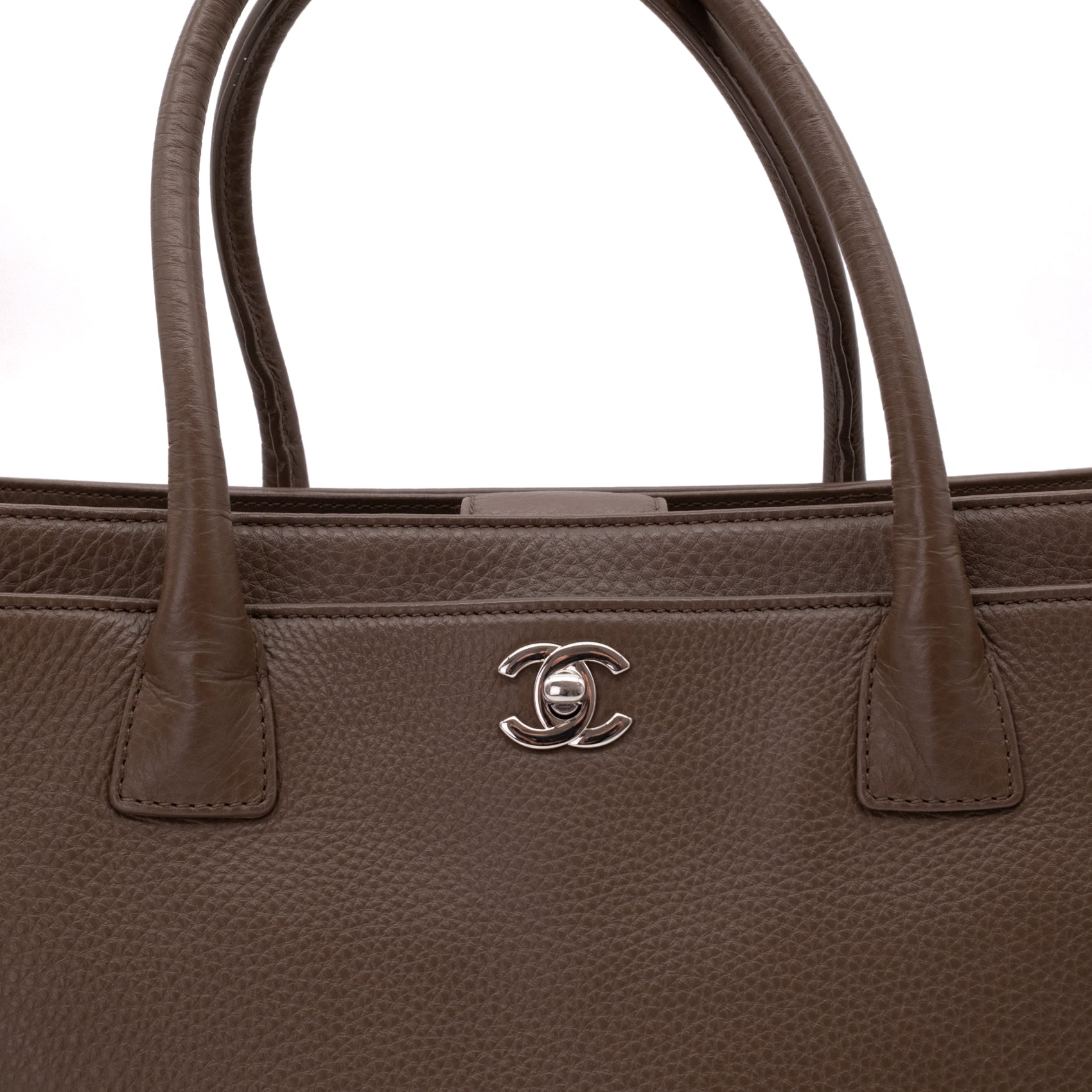 Chanel Cerf Executive Shopper Bag Medium Taupe Braun SHW