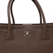 Chanel Cerf Executive Shopper Bag Medium Taupe Braun SHW