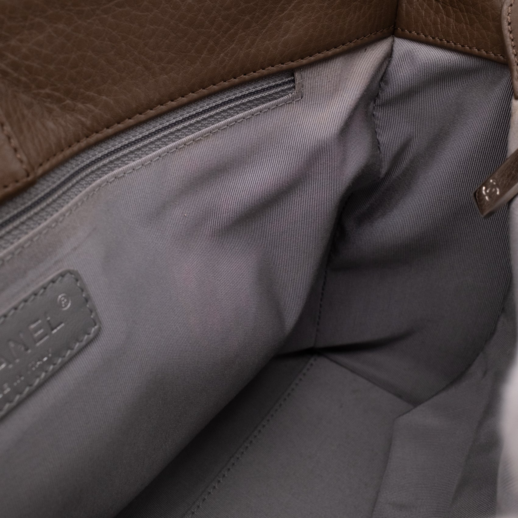 Chanel Cerf Executive Shopper Bag Medium Taupe Braun SHW