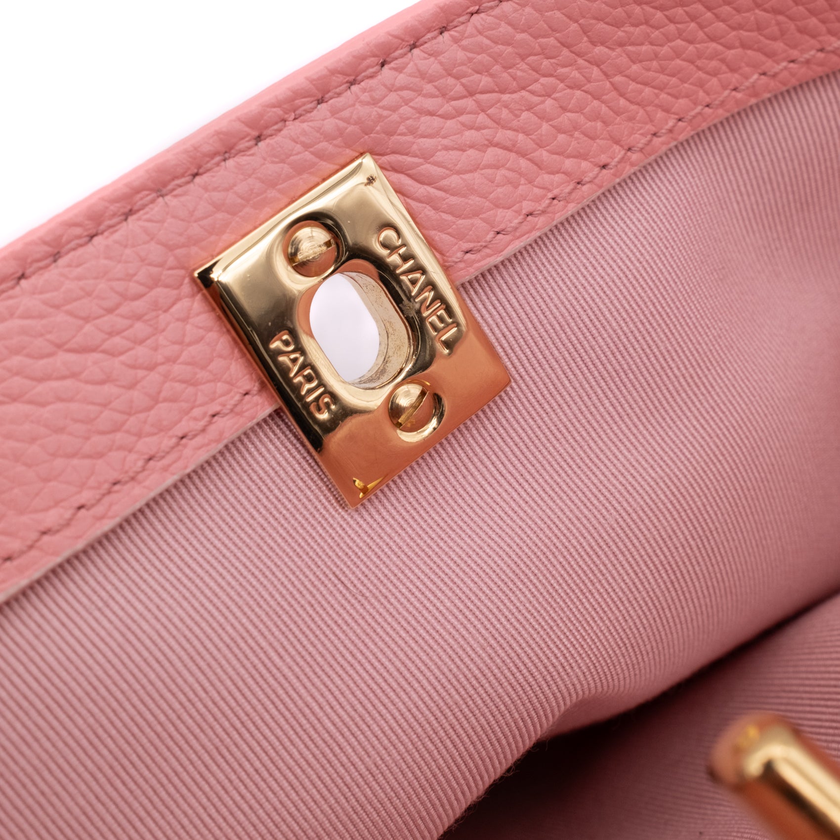 Chanel Cerf Executive Shopper Bag Medium Kalbsleder Rosa 24k GHW