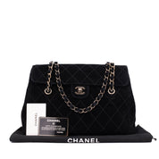 Vintage Chanel Single Flap Schultertasche aus schwarzem Velourleder mit antikgoldener Hardware full set
