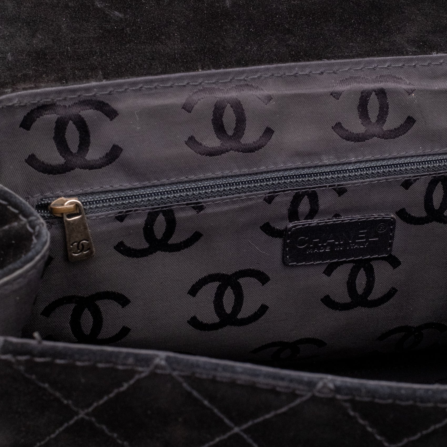 Chanel Single Flap Jumbo Schultertasche Velourleder Schwarz GHW