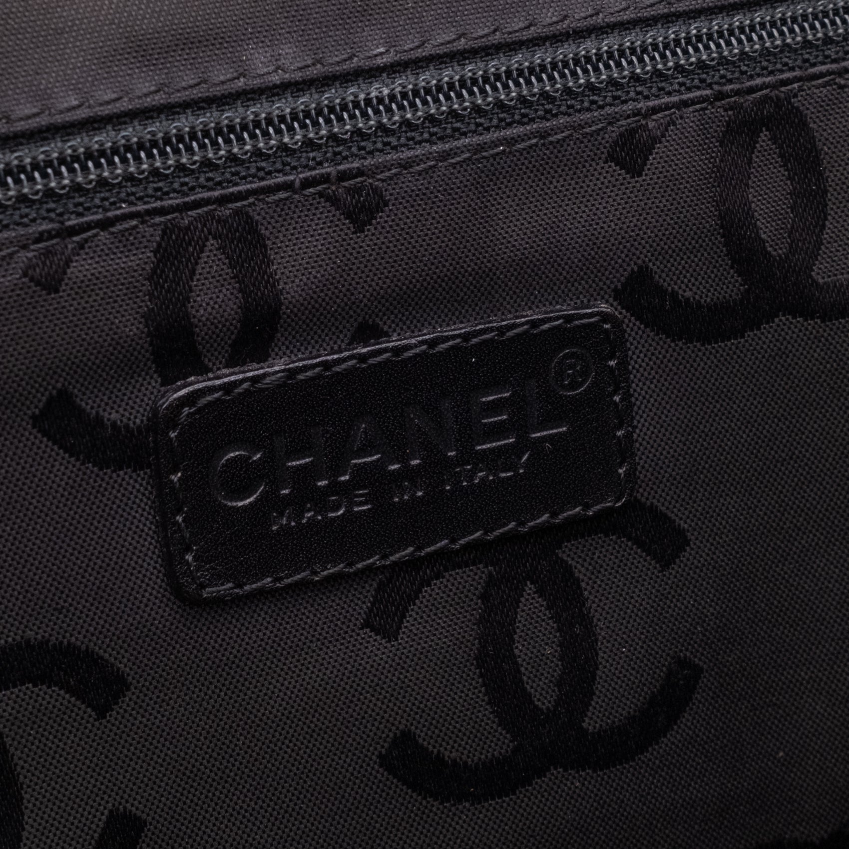 Chanel Single Flap Jumbo Schultertasche Velourleder Schwarz GHW