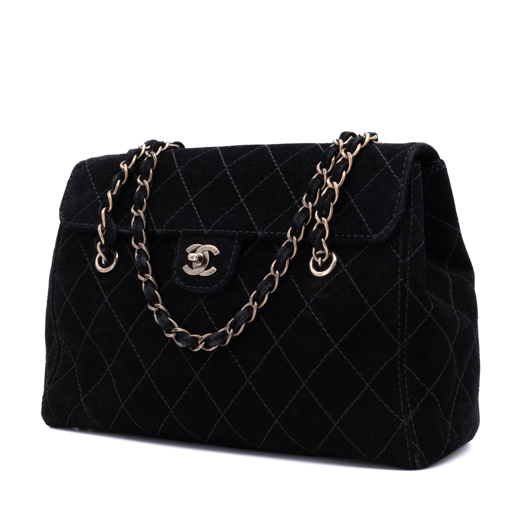 Vintage Chanel Single Flap Schultertasche aus schwarzem Velourleder mit antikgoldener Hardware seitenansicht