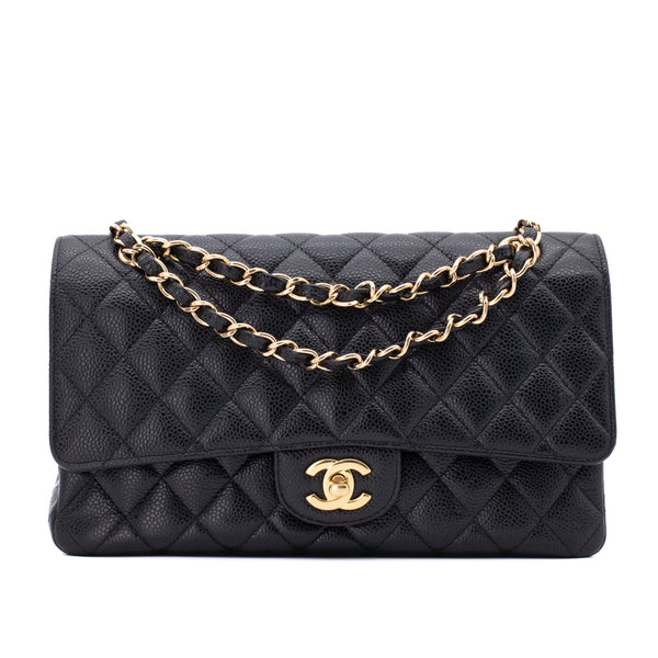 Chanel Classic Timeless Double Flap Bag in Medium Größe aus schwarzem Caviar Leder Material mit goldener Hardware Vorderansicht