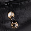 Chanel Classic Timeless Double Flap Bag in Medium Größe aus schwarzem Caviar Leder Material mit goldener Hardware 