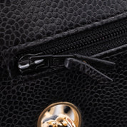 Chanel Classic Timeless Double Flap Bag in Medium Größe aus schwarzem Caviar Leder Material mit goldener Hardware 