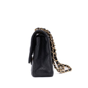 Chanel Classic Timeless Double Flap Bag in Medium Größe aus schwarzem Caviar Leder Material mit goldener Hardware 