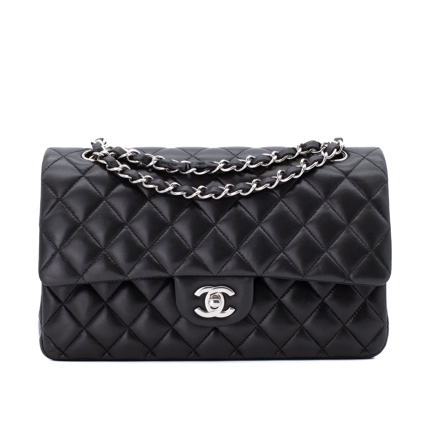Chanel Classic Timeless Double Flap Bag in Medium Größe aus schwarzem Lammleder Material mit silberner Hardware Vorderansicht