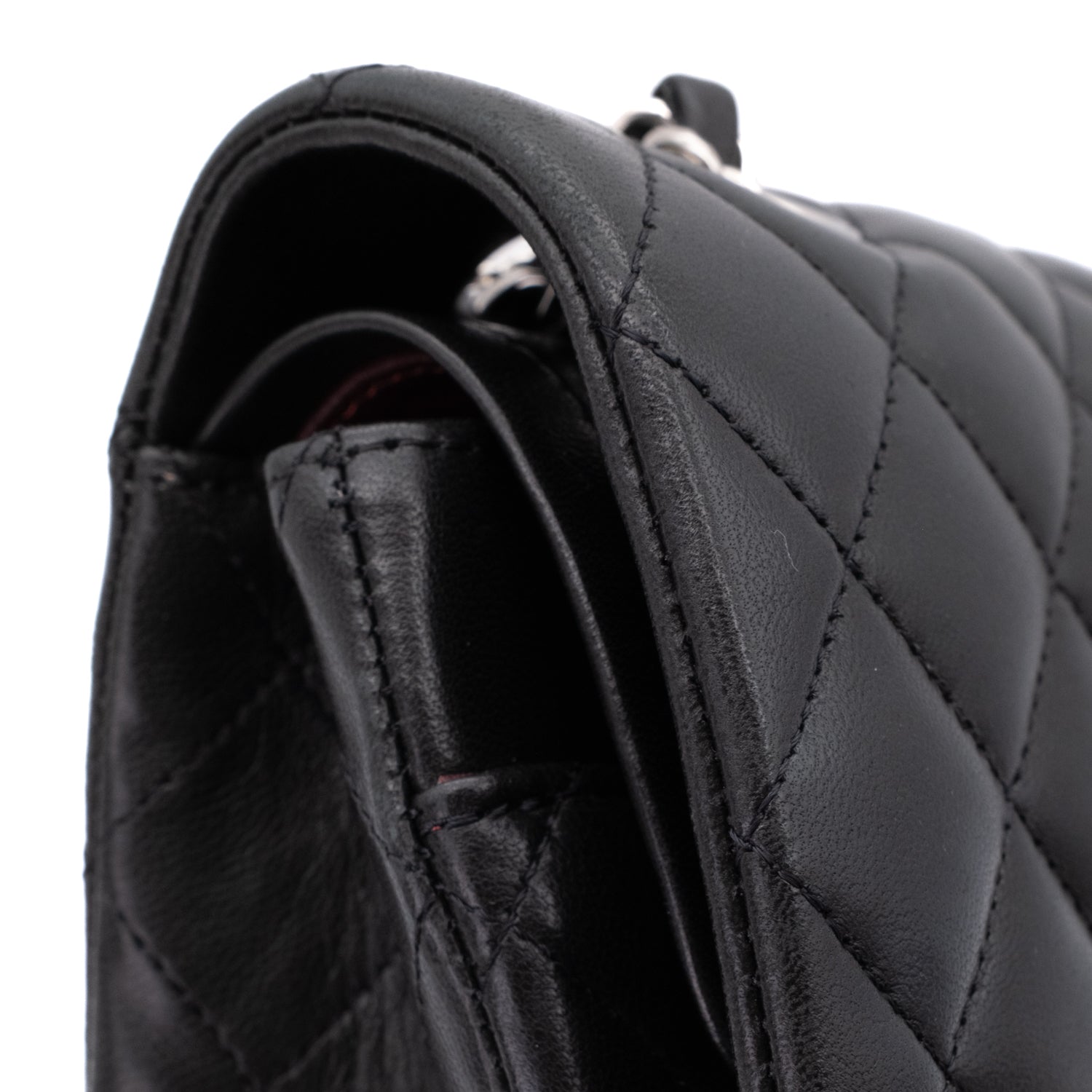 Chanel Classic Timeless Double Flap Bag in Medium Größe aus schwarzem Lammleder Material mit silberner Hardware