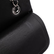 Chanel Classic Timeless Double Flap Bag in Medium Größe aus schwarzem Lammleder Material mit silberner Hardware