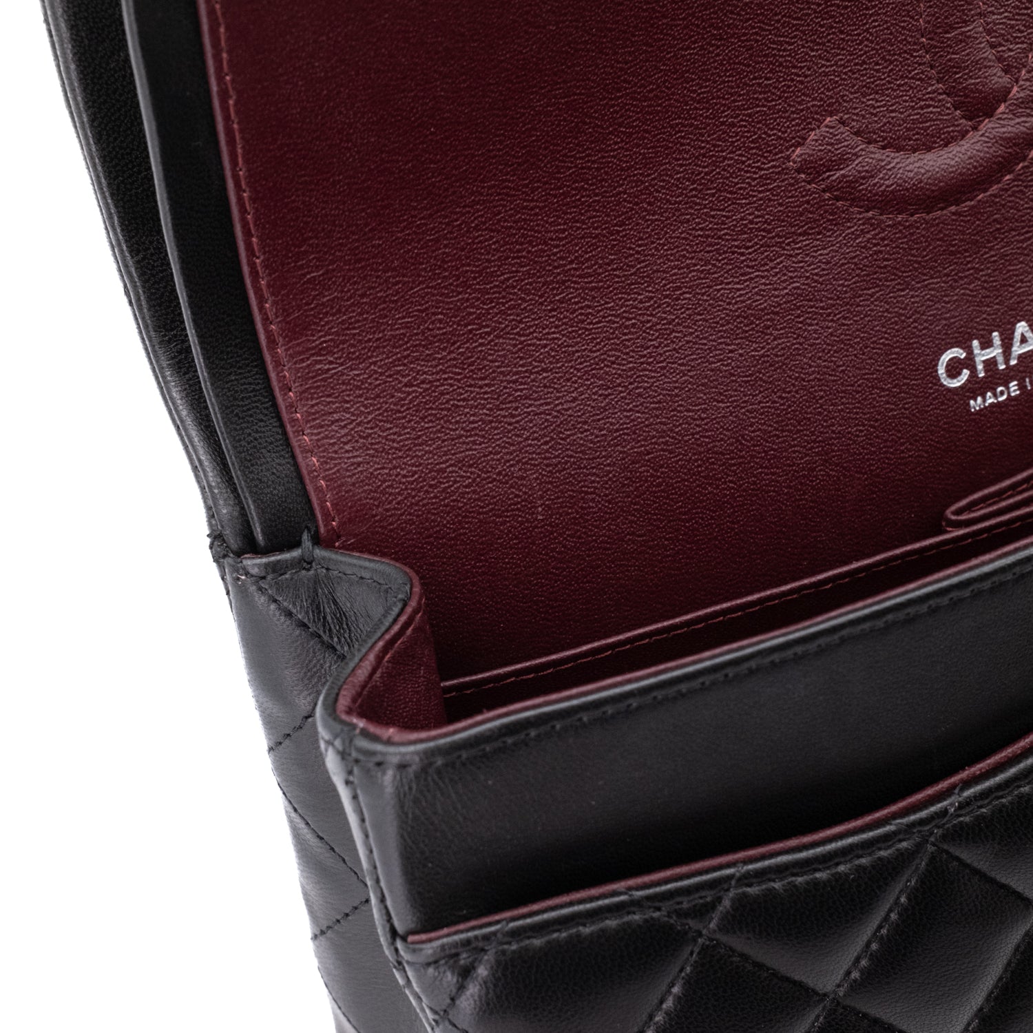 Chanel Classic Timeless Double Flap Bag in Medium Größe aus schwarzem Lammleder Material mit silberner Hardware